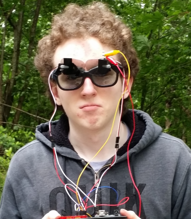 Light-Detecting Sunglasses